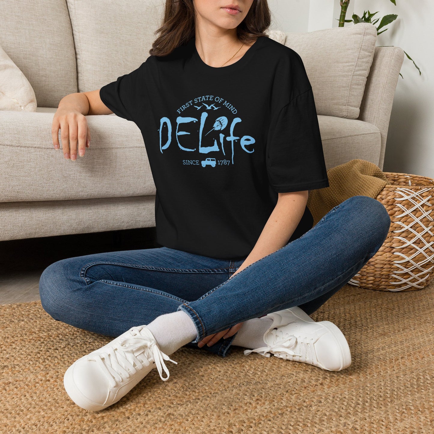 DeLife Tee