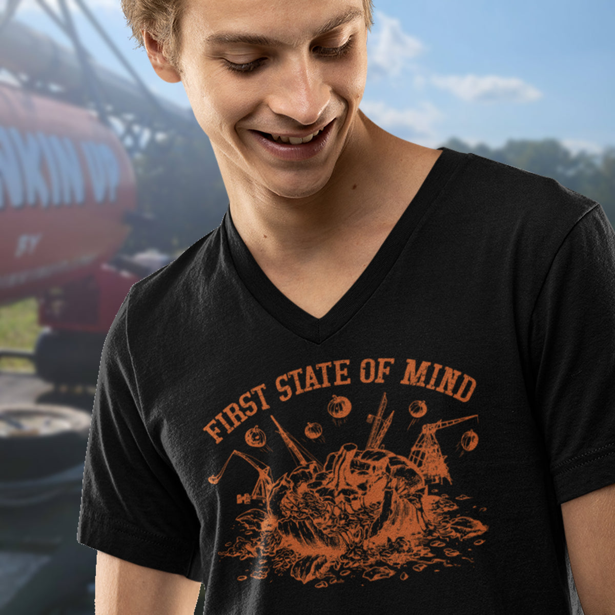 Delaware First State of Mind Pumpkin Chunkin Unisex V neck